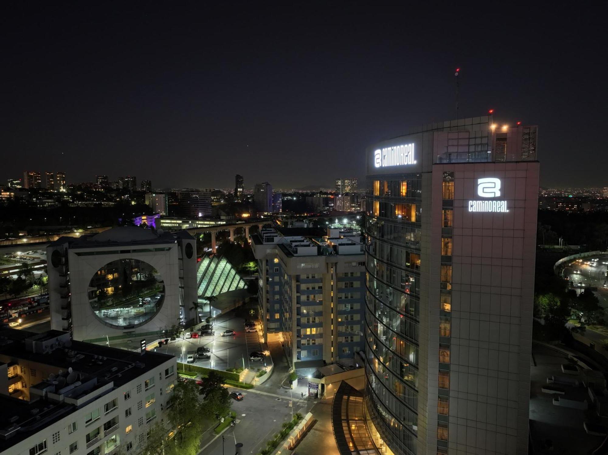 Camino Real Santa Fe Hotel Mexico By Eksteriør billede View of the complex at night